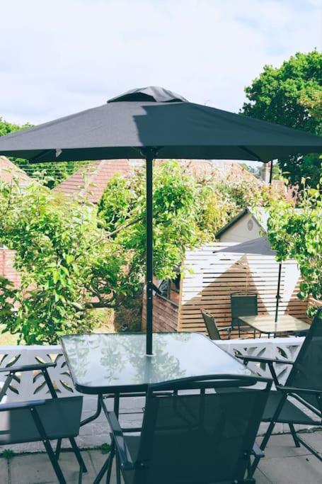 The Palm House Falmouth - Minutes From The Beach! المظهر الخارجي الصورة